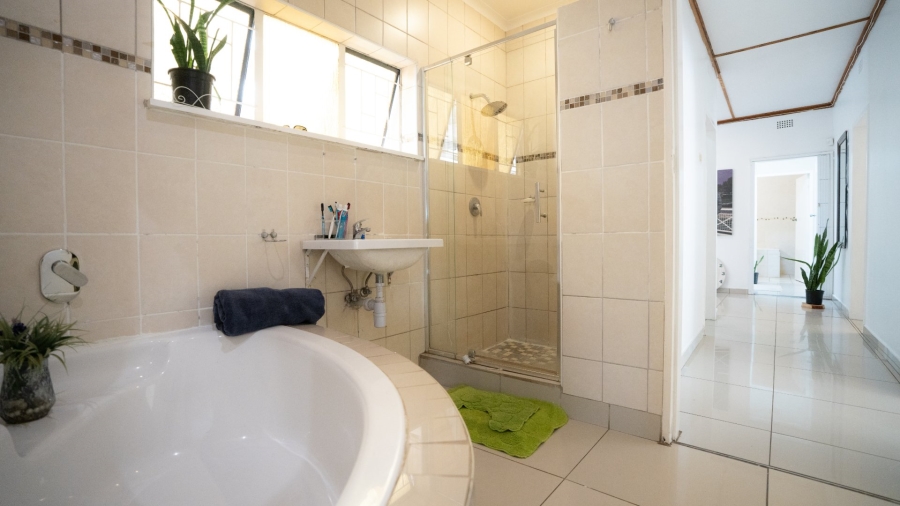  Bedroom Property for Sale in Flamwood North West